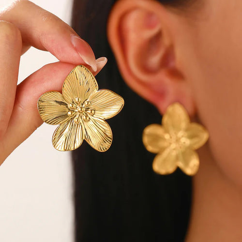 Gold Plated Anti Tarnish Floral Themed Flower Earrings For Girls